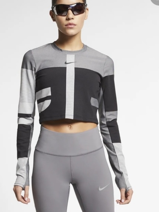 Nike Tops - Nike Black & Gray Long-Sleeve Cropped Athletic Top Size Small Like New